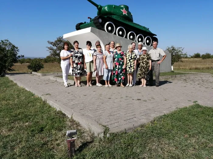 Экспозиция боевой техники на Сопке героев